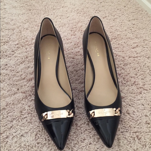 coach low heel pumps